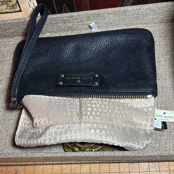 Kate Spade Black Pebbled Leather Wristlet GUC 8Lx4.25Hx1”W - Picture 16 of 17
